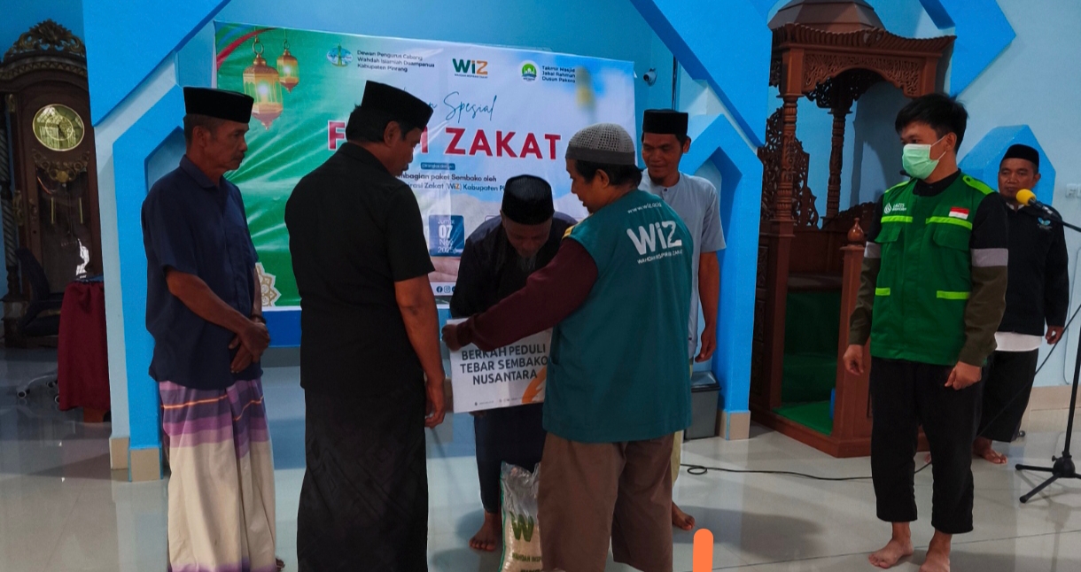 Ilmu Fikih dan Paket Sembako: Kehangatan Jumat Sore di Masjid Jabal Rahmah Pakoro