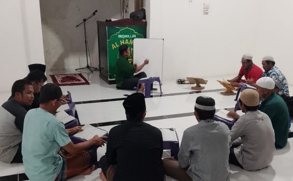 Upaya Berantas Buta Aksara di Pinrang, Ustadz Sarullah حفظه الله Latih Kader Jadi Guru Dirosa
