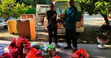 Sinergi Kebaikan, WIZ Pinrang Salurkan 15 Paket Sembako untuk Lebaran Yatim dan Penyandang Disabilitas 1448 H Sinergi Kebaikan, WIZ Pinrang Salurkan 15 Paket Sembako untuk Lebaran Yatim dan Penyandang Disabilitas 1448 H