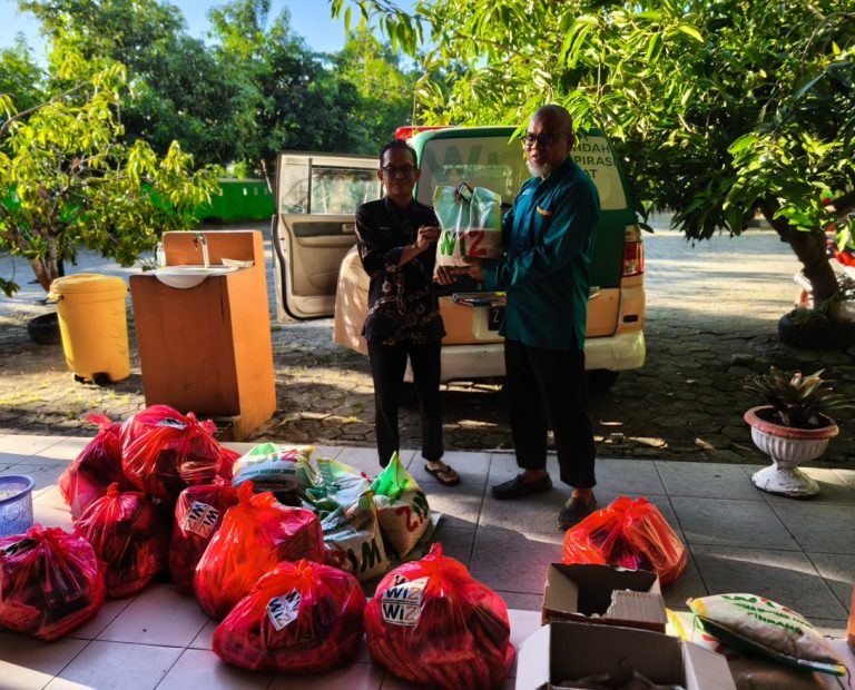 Sinergi Kebaikan, WIZ Pinrang Salurkan 15 Paket Sembako untuk Lebaran Yatim dan Penyandang Disabilitas 1448 H