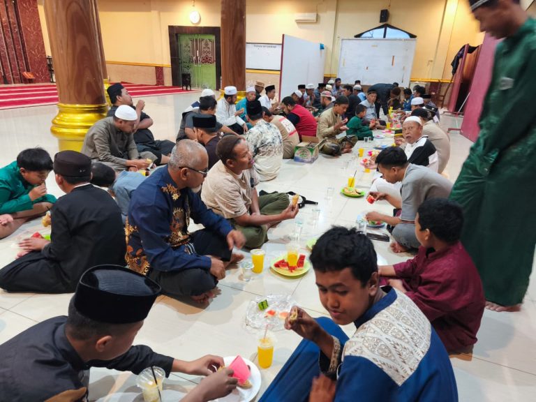 Merajut Ukhuwah di Hari Bersejarah, Wahdah Islamiyah Pinrang Sukses Gelar Kajian Spesial dan Buka Puasa Asyura