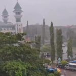 Hukum Meminum Air Hujan yang Baru Turun dalam Islam: Apakah Termasuk Sunnah?